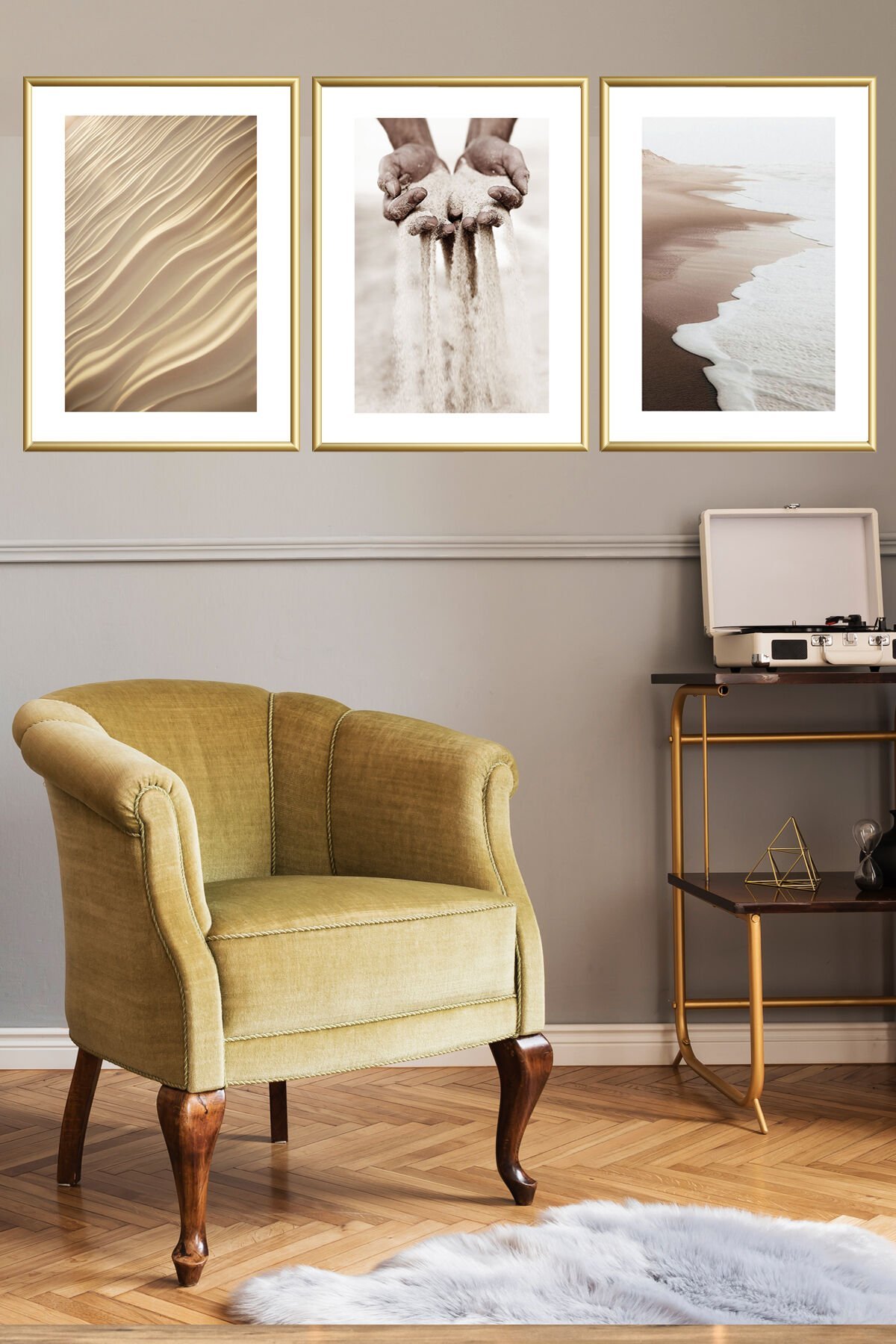 Üçlü Alüminyum Çerçeveli Kum Kumsal Doğa Eller Deniz Görselli Poster Camlı Tablo Set