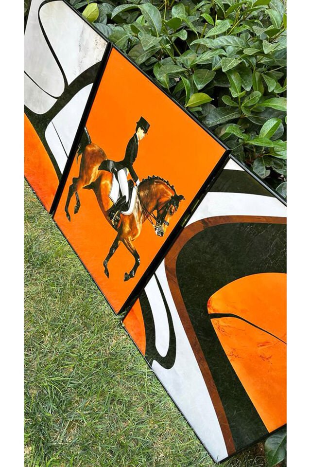 Üçlü Siyah Alüminyum Metal Çerçeve Turuncu At Siyah Camlı Poster Tablo Seti